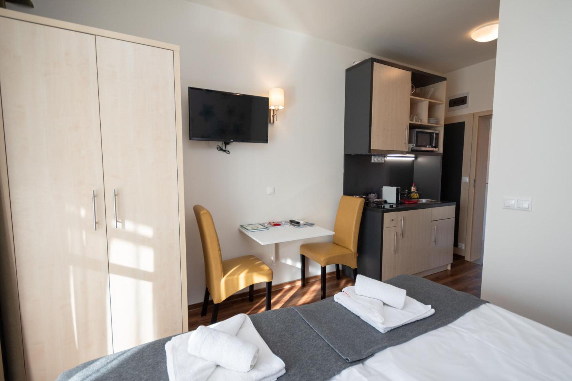 A Mi Hazunk Apartment Gyenesdias Bagian luar foto