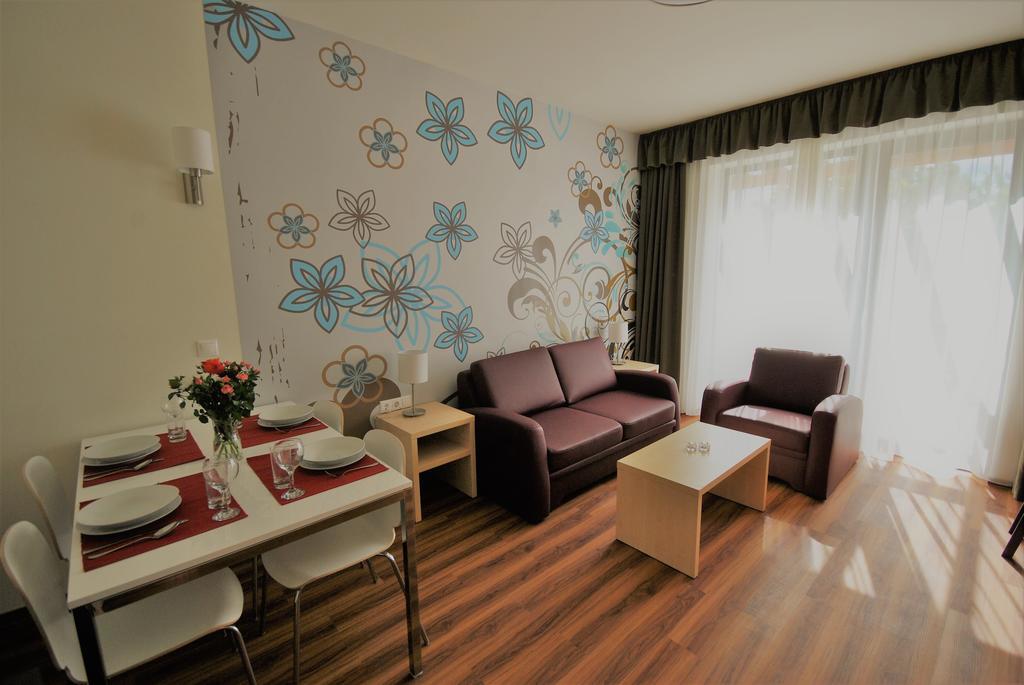 A Mi Hazunk Apartment Gyenesdias Bagian luar foto